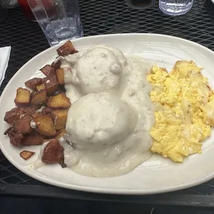 Biscuits and gravy 4/5