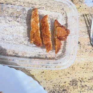 Small pieces of crispy chicken.