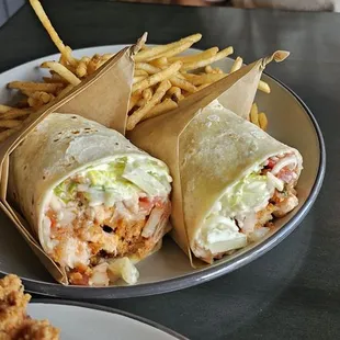 BUFFALO CHICKEN WRAP. ROMAINE, PICO, CHEESE, RANCH, BUFFALO SAUCE &amp; CHOICE OF FRIED OR GRILLED CHICKEN.