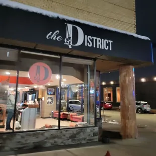 the outside of the restaurant
