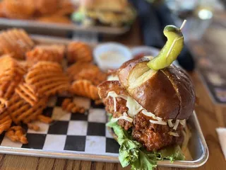 Four80s Sports Bar and Grill