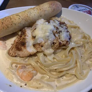 Chicken & Shrimp Alfredo