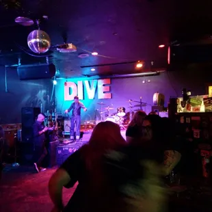 3 bad Jack&apos;s setting up