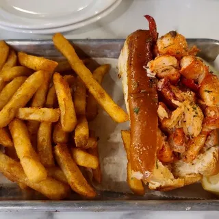 LOBSTER ROLL
