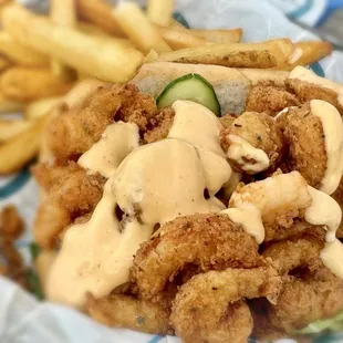 Fried shrimp sandwich