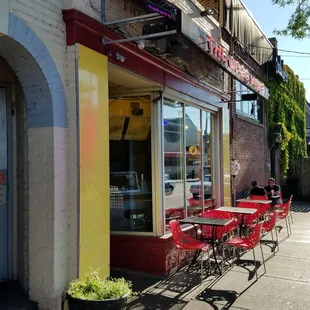 I think I red about these red seats