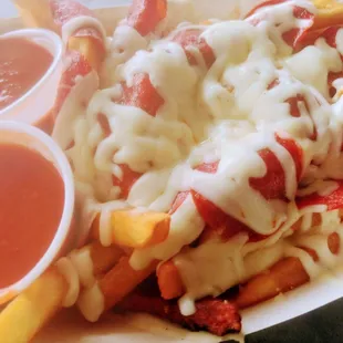 Pizza Fries - Mozzarella, pepperoni and marinara sauce