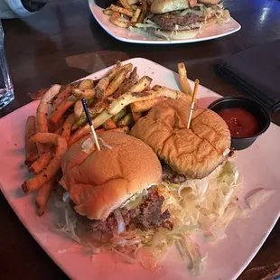 Classic sliders and some amazingggg fries