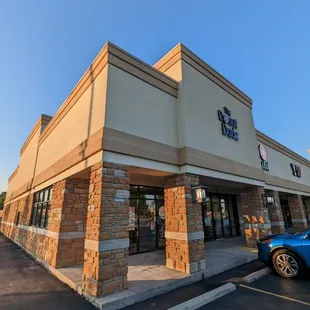 the exterior of a restaurant