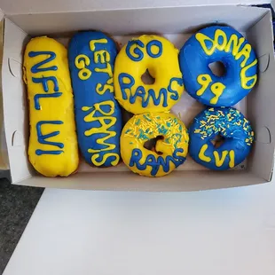 The Donut Palace supports locally....give em love  and youll fall in love with variety of donuts, pastries and cinnamon rolls