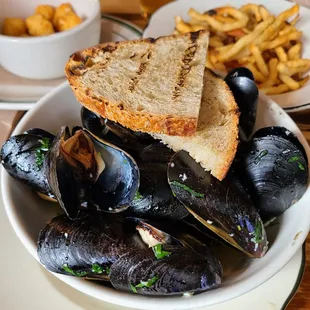 Mussels in wine sauce