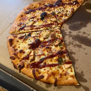 BBQ Chicken Cauliflower Pizza