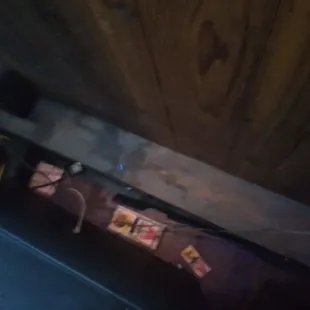 Mouse and rat traps behind gambling machines