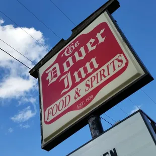 Kitchen closes 10 pm 7 days/wk.