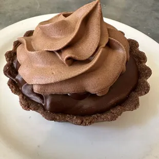 Chocolate cream pie with chocolate mousse