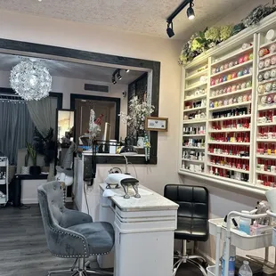 Soothing vide with the grey tones!