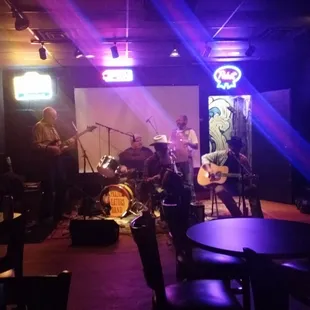 Prairie gators 2nite.