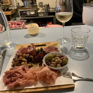 Charcuterie board with delicious meats!