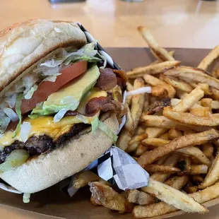 Bacon Cheeseburger with avocado