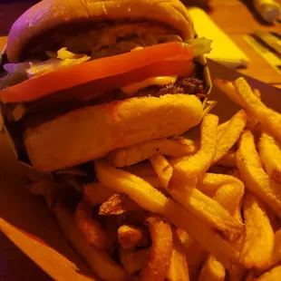 Regular Cheeseburger