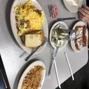 Original scrambler with toast &amp; extra crispy hasbrowns