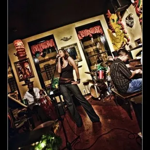 band singing &quot;someone to watch over me&quot;