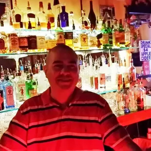 Awesome bartender, even a better owner!  Thank you for the terrific night.