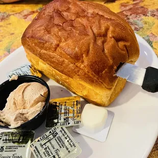 Complimentary Bread and cinnamon butter