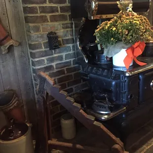 Brought back memories of my grandfather cooking on an old wood/coal fired stove like this.