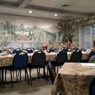 One of the several banquet rooms.