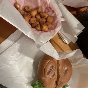 Chicken Sandwich with White Cheese Curds