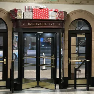 So clever! I may steal this decorating idea for my house