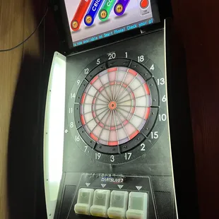 Electronic dartboard by DartsLive