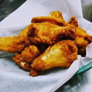 fried chicken wings, chicken wings, chicken wings and fried chicken, chicken, poultry, bbq wings, food, bbq chicken, fried chicken