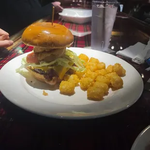 Original burger with tots