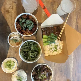 Lots of food! So yummy can&apos;t go wrong!