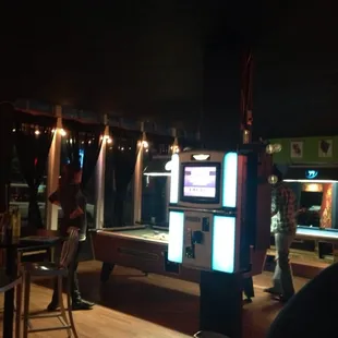 Again, I could have done better, but who said taking pictures at night while drinking was a gift of mine?