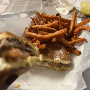 Small cheeseburger made with my choice of toppings and sweet potato fries.