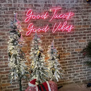 a neon sign that says good times