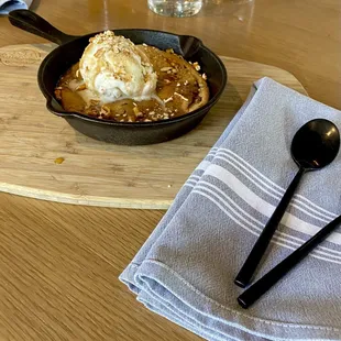 Cast iron cookie with ice cream