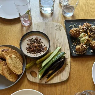 Hummus &amp; Crudité Eddy "Wings"