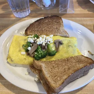 Build your own omelet (mushrooms, feta, broccoli) with side of toast