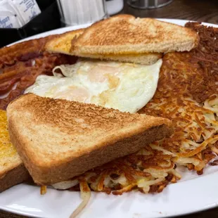 2 Eggs, Bacon, Toast, Hashbrowns