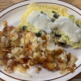Veggie omelette with hash browns