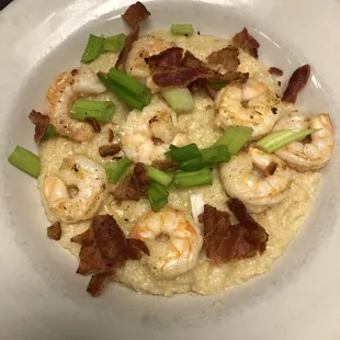 Shrimp and cheesy grits