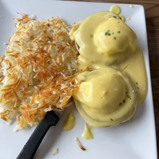 Eggs Benedict with Hashbrowns