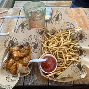 Cauliflower Buffalo Wings, Large Fries and Sweet Mango and Strawberry Water