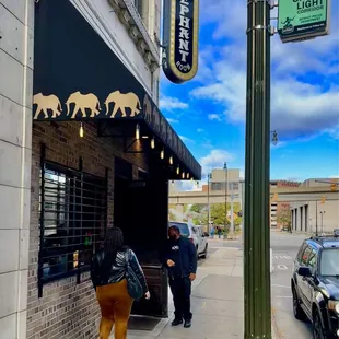 So glad we wandered into this spot after bottomless mimosas at a nearby brunch spot. Follow me on ig @clinkdrinkeat.ct