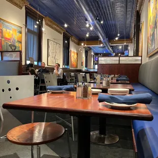 sushi and sashimi, interior