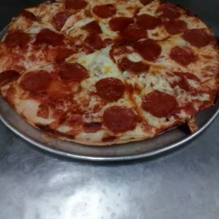 16 in. Pepperoni pizza
